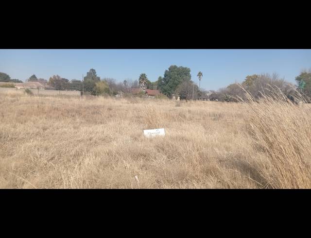 1,983M² VACANT LAND FOR SALE IN OTTOSDAL